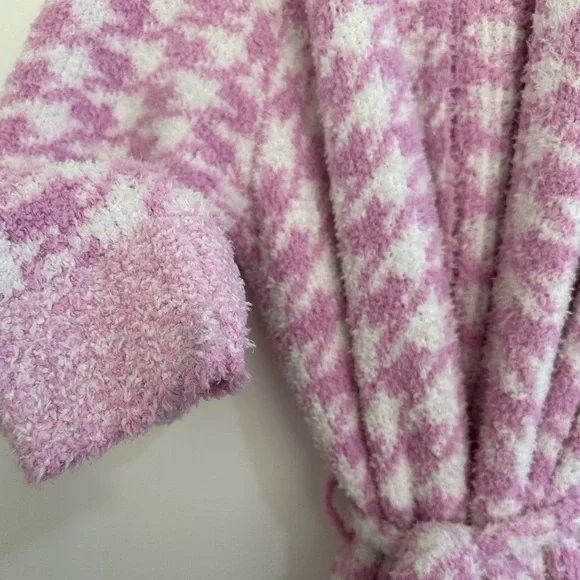 SKIMS Pink Houndstooth Cozy Robe - Picture 5 of 9
